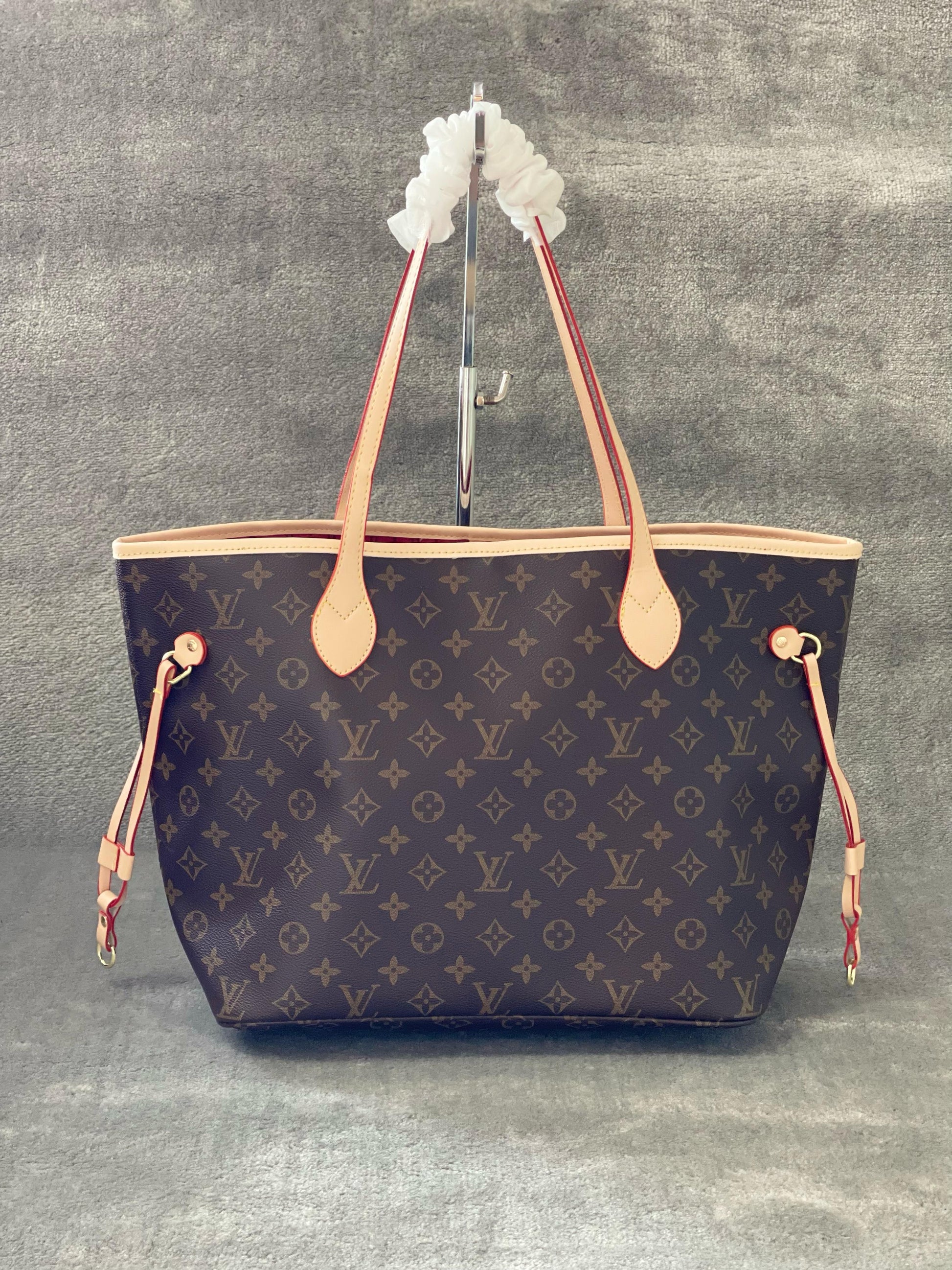 Louis Vuitton Neverfull MM Tote Bag - Signature Canvas